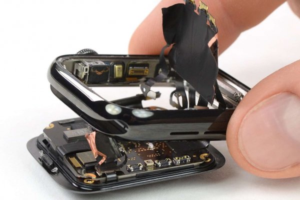 Apple Watch Series 5, opened up