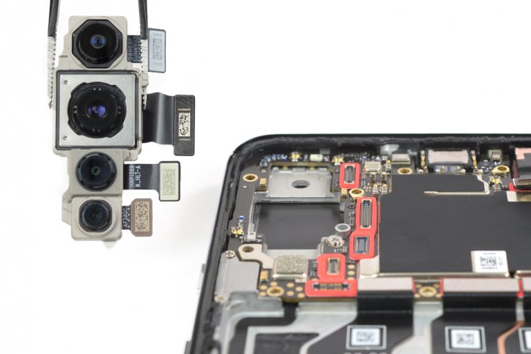 OnePlus Nord camera during ifixit teardown