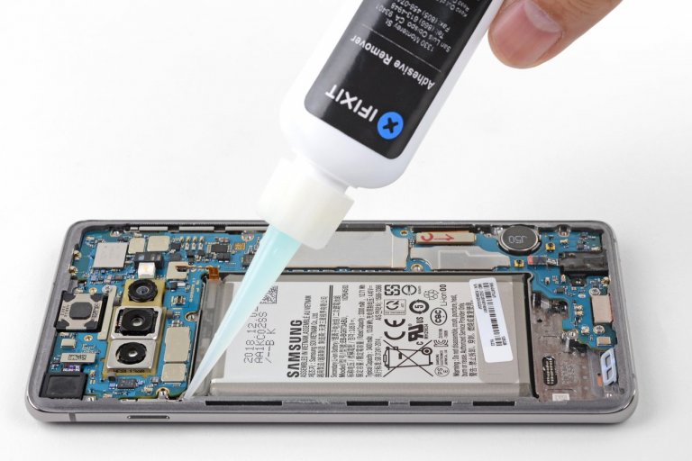Adhesive remover in a Samsung battery