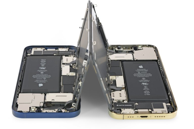 Two open iPhones next to each other