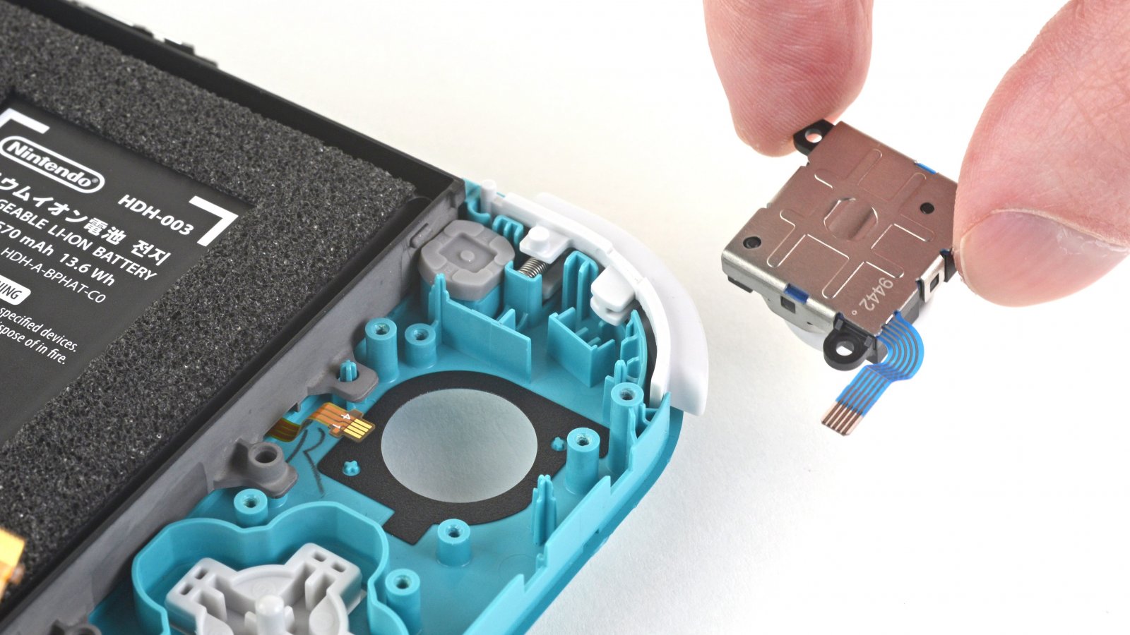 Popular JoyCon Drift Fix has a Big “But” iFixit