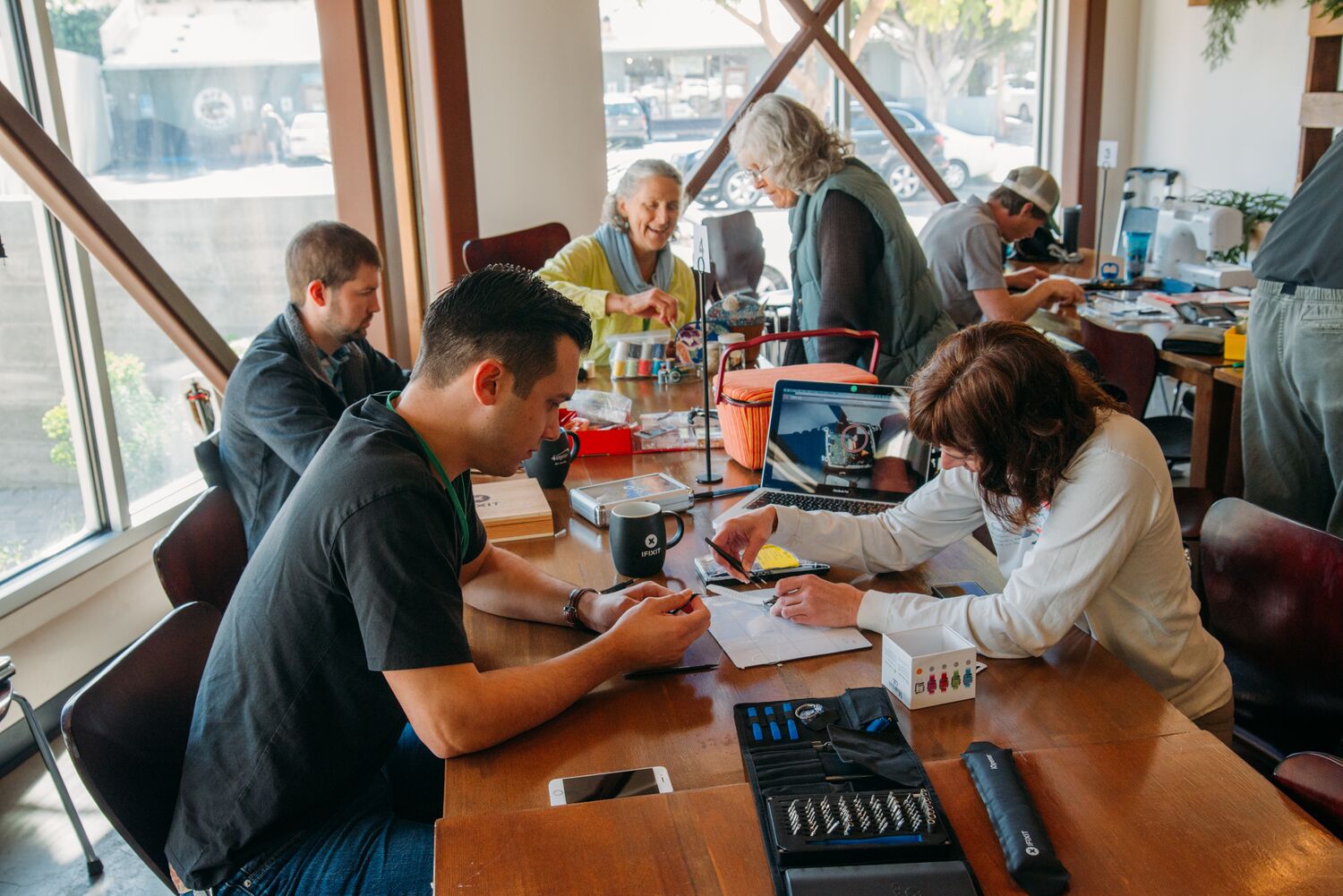 iFixit & Repair Cafe partnership