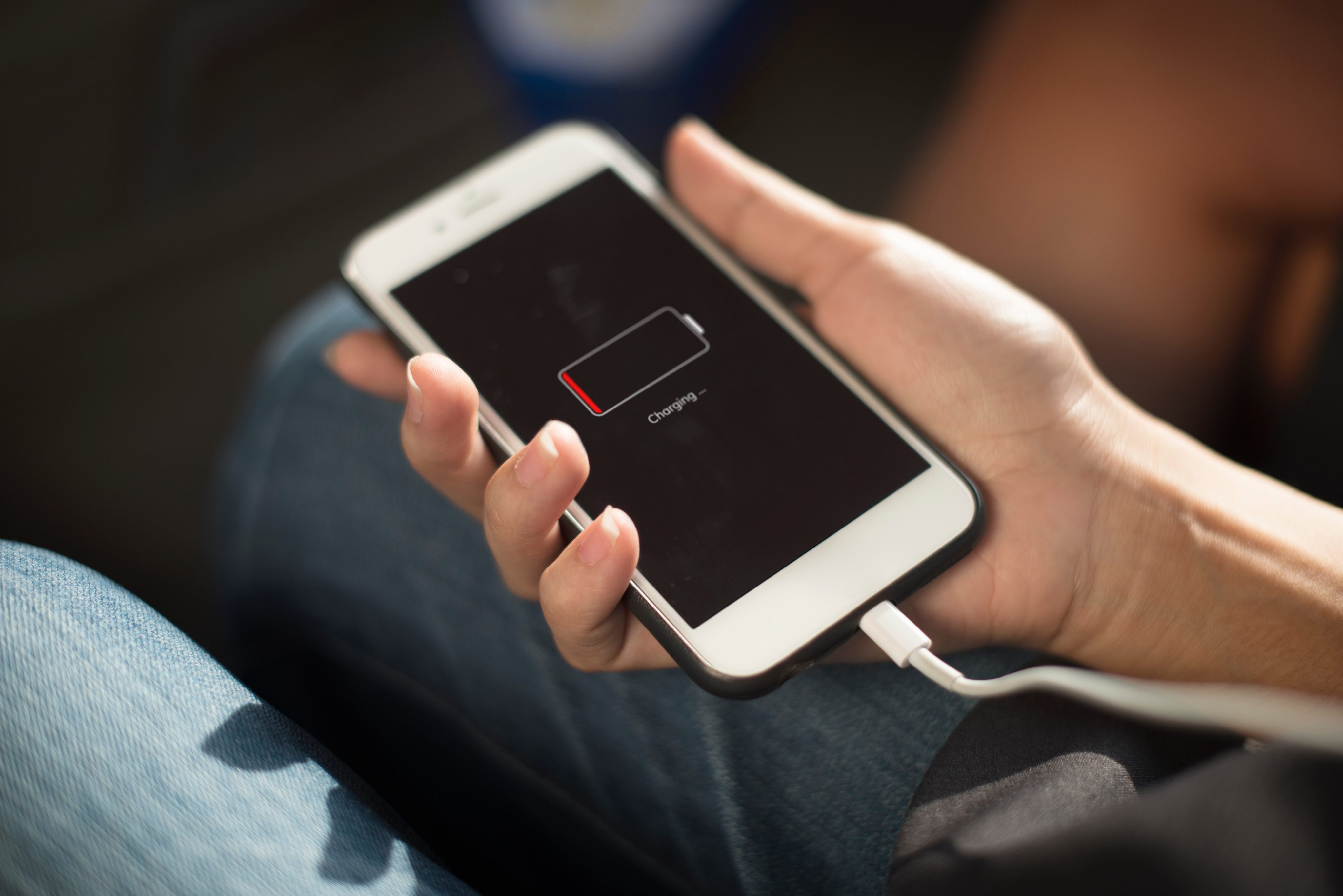 iPhoneのバッテリー寿命を改善する方法 - iFixit
