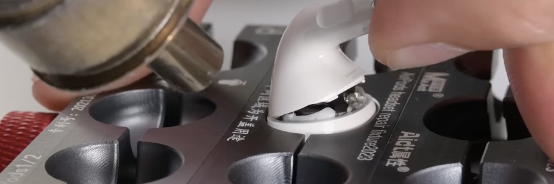 Apple Hamstrings Audio Software for Everything But AirPods